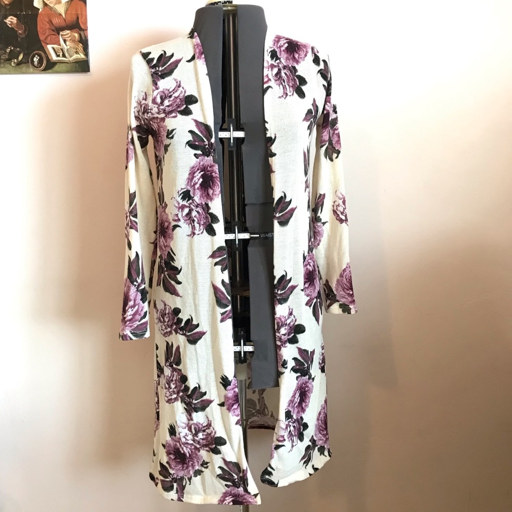 NWOT Charlotte Russe White Floral Cardigan